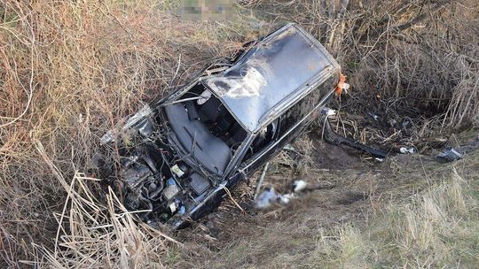 Spowodował wypadek mając dwa aktywne zakazy prowadzenia pojazdów. Znaleziono przy nim narkotyki